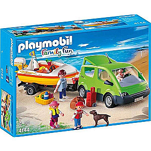 Ģimenes furgons ar piekabi
