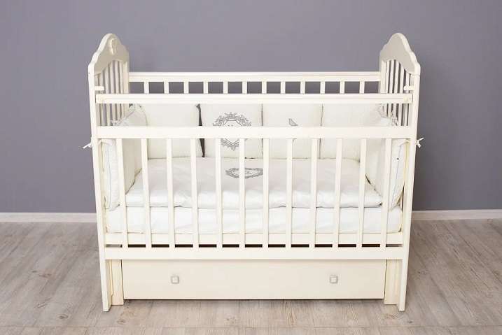 Bērnu gulta Pali/ šūpulis ar veļas kasti, balta krāsa