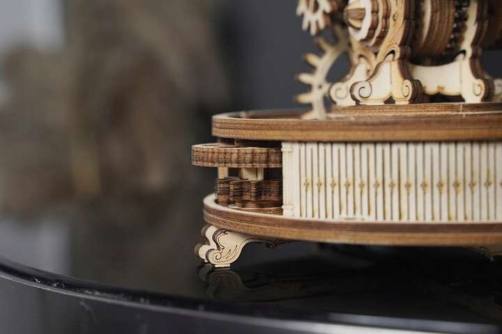 Деревянный 3D пазл ROBOTIME Светящийся глобус, 180 деталей