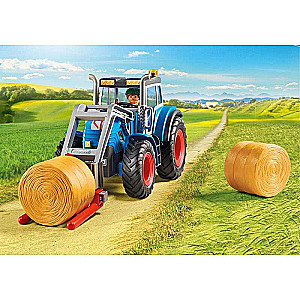 Liels lauku traktors