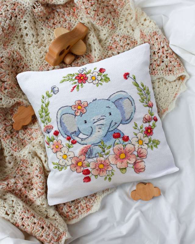 Набор-подушка для вышивки крестом-  Слонёнок 