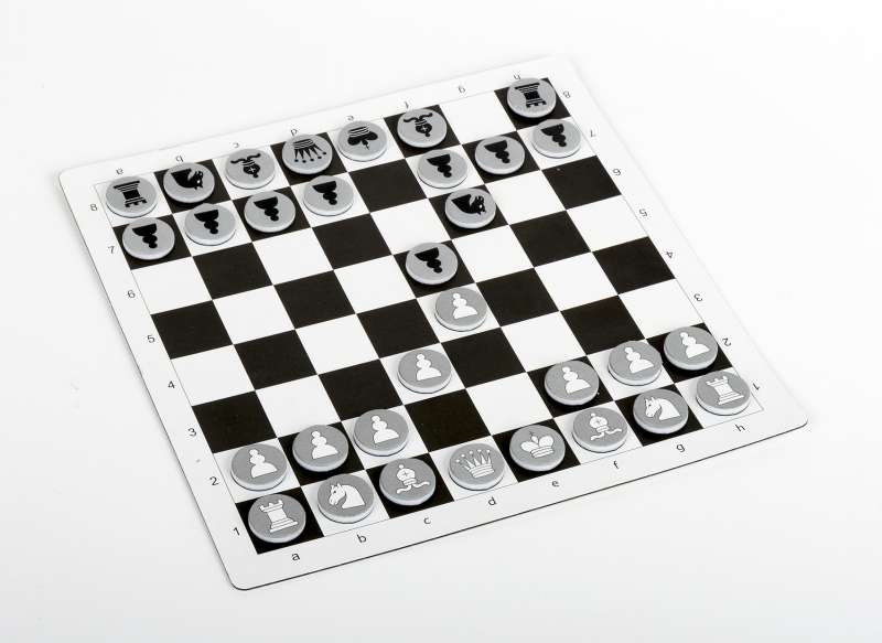 Magnētiskās spēles "Gudras ceļojumu spēles" ( Dambrete, šahs)