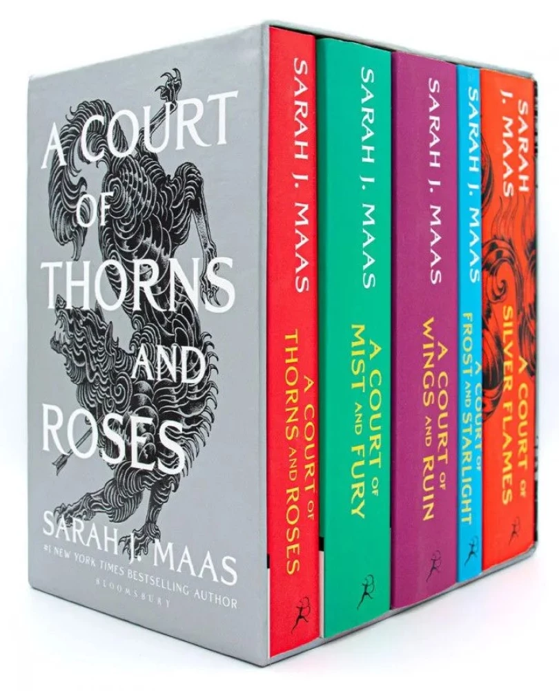 A Court of Thorns and Roses. 5 grāmatu komplekts