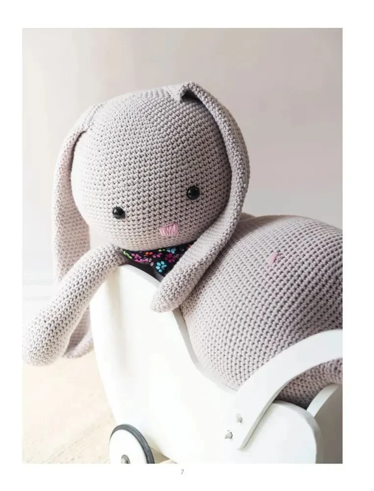 Alpaka-apskāviens un citi milzīgie amigurumi. 14 adītu rotaļlietu XXL izmērā