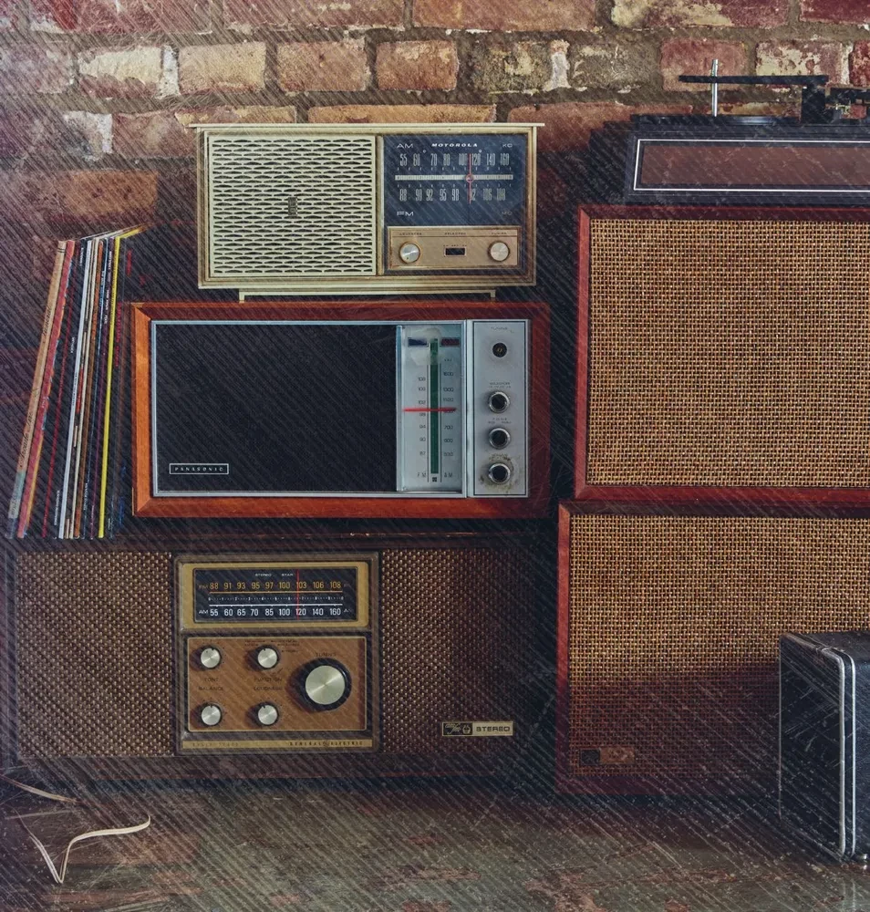 Alkohols un vinils. Leģendas atgriežas! 70 jauni albumi un 140 kokteiļu aizraujošām vinila ballītēm