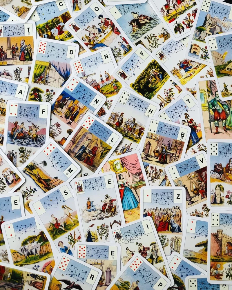Gadāšanas kartes - orakuls Lenormand. Astro mitoloģiskā liela kāršu kaste (54 kartes ar instrukciju)